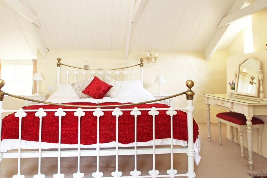 Meadowside Cottage, Characterful Grade 2 Listed Cottage Near To Wadebridge And Padstow Ngoại thất bức ảnh