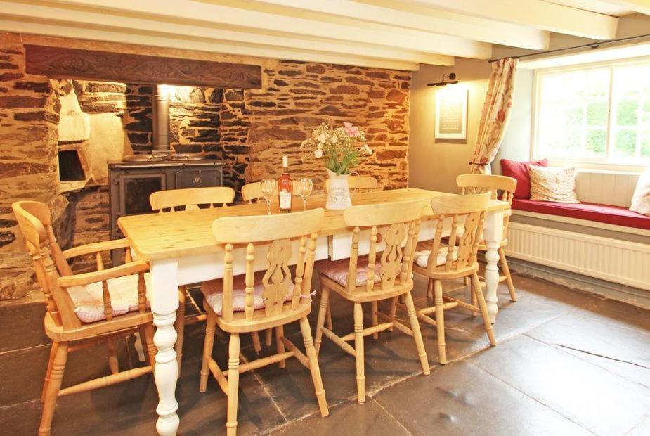 Meadowside Cottage, Characterful Grade 2 Listed Cottage Near To Wadebridge And Padstow Ngoại thất bức ảnh