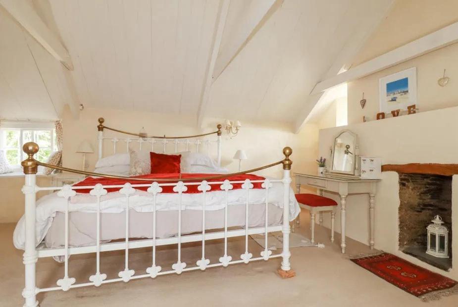 Meadowside Cottage, Characterful Grade 2 Listed Cottage Near To Wadebridge And Padstow Ngoại thất bức ảnh